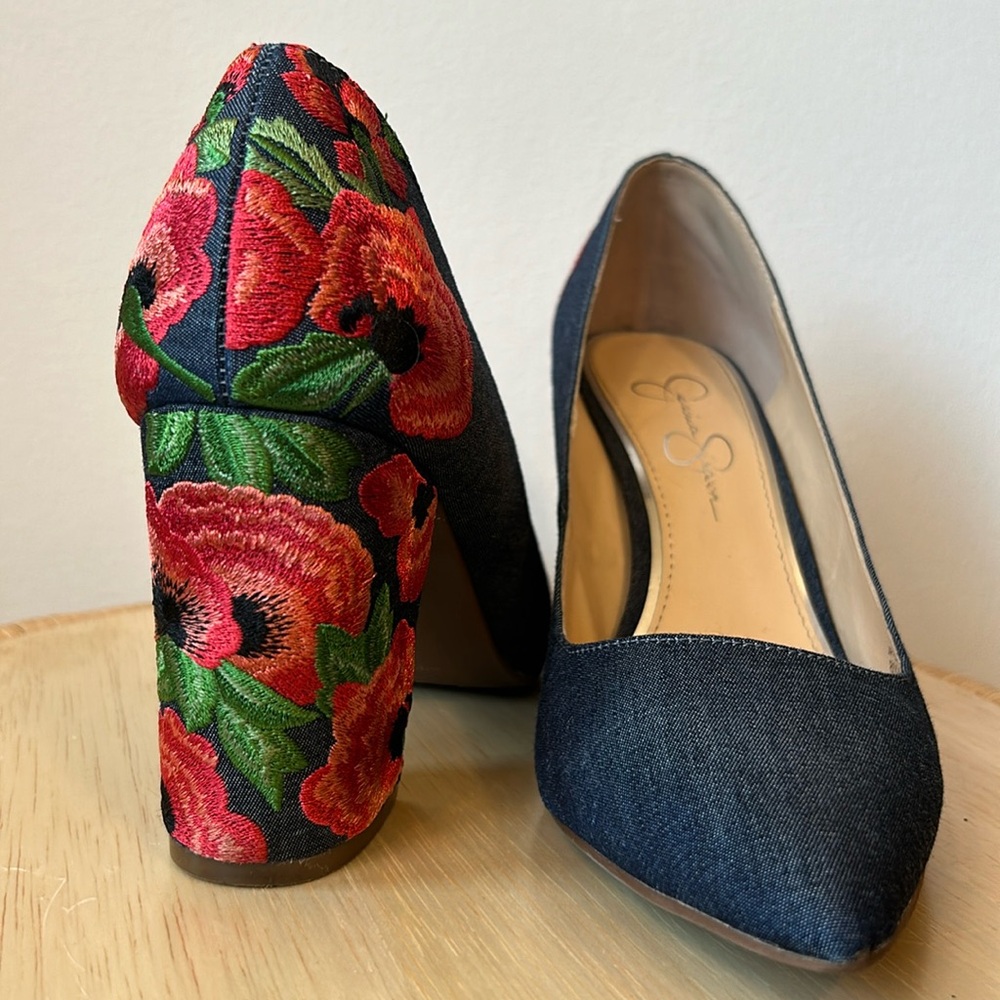 Jessica Simpson Lannah Denim Rose Embroidered Heel Pump 8.5M